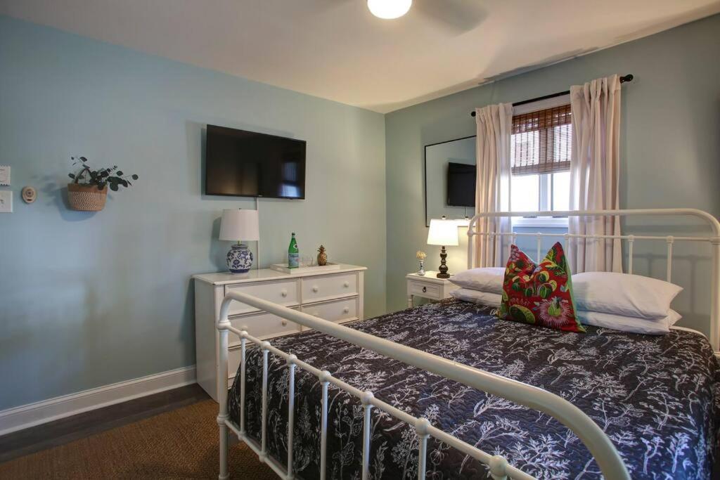 Cape May Classic Design That Is Cozy, Elegant, And Inviting Екстериор снимка