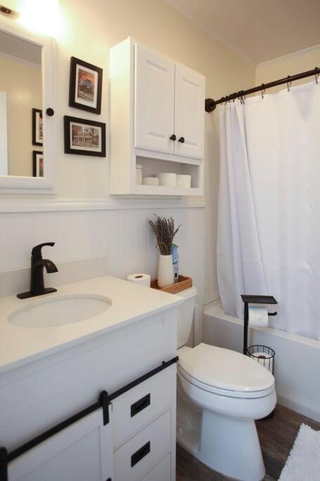Cape May Classic Design That Is Cozy, Elegant, And Inviting Екстериор снимка